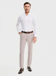 PAKO LORENTE – Spodnie garniturowe w kolorze różowym. Czerwone eleganckie spodnie męskie Pako Lorente, bez wzorów, z poliesteru, biznesowe. Za 489.99 zł.