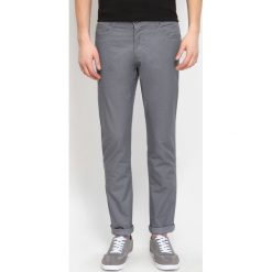 SPODNIE DŁUGIE MĘSKIE CHINOSY. Eleganckie spodnie męskie marki TOP SECRET. W wyprzedaży za 59.99 zł.