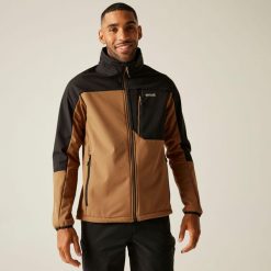 Kurtka męska softshell wodoodporny Mountdale. Brązowe kurtki softshell męskie Regatta, m, bez wzorów, z materiału, bez kaptura, trekkingowe. W wyprzedaży za 249.99 zł.