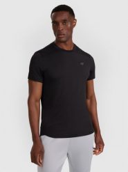 4F Koszulka treningowa szybkoschnąca męska - czarna M. Czarne t-shirty sportowe męskie 4f, m, bez wzorów, z elastanu, klasyczne, bez ramiączek. Za 129.99 zł.
