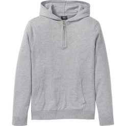 Sweter z kapturem z bawełny z recyclingu bonprix jasnoszary melanż. Swetry męskie bonprix. Za 37.99 zł.
