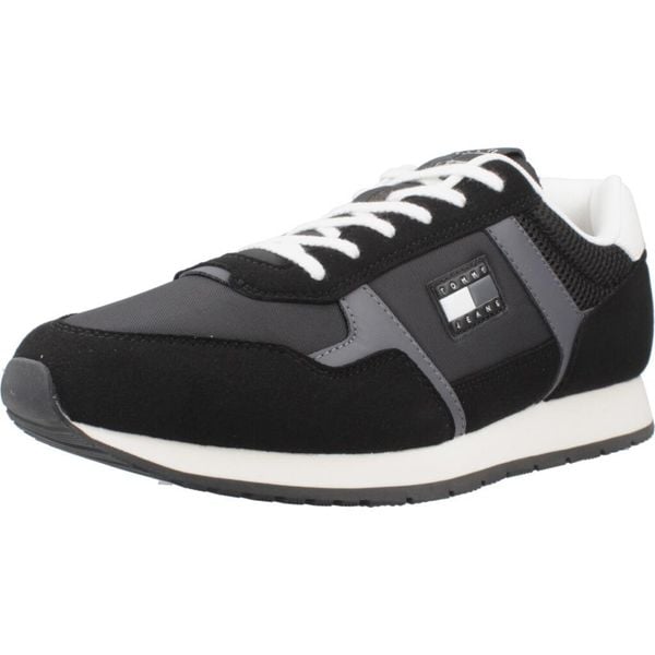 Buty TOMMY JEANS TJM RUNNER CASUAL Czarny. Czarne buty trekkingowe męskie Tommy Hilfiger, bez wzorów, z jeansu, casualowe, bez obcasa, bez zapięcia. Za 404.72 zł.