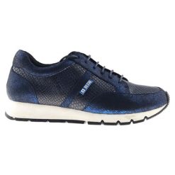 Sneakersy w kolorze granatowym. Buty treningowe męskie marki Big Star. W wyprzedaży za 89.95 zł.