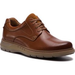 Półbuty CLARKS - Un Ramble Lo 261369967 Dark Tan Leather. Brązowe codzienne półbuty męskie Clarks, z materiału, eleganckie. W wyprzedaży za 439.00 zł.