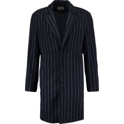 Legends JEFFERSON Krótki płaszcz dark navy. Niebieskie płaszcze męskie Legends, z materiału. W wyprzedaży za 671.20 zł.
