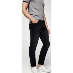 Mango Man - Jeansy Tim3. Czarne jeansy męskie Mango Man, z bawełny. Za 199.90 zł.