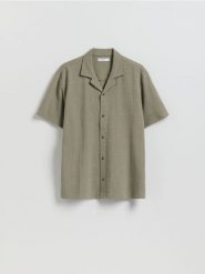 Strukturalna koszula regular fit - jasnozielony. Zielone koszule męskie Reserved, l, bez wzorów, z bawełny, bez kołnierzyka, bez ramiączek. Za 119.99 zł.