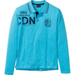 Shirt polo z długim rękawem i plisą guzikową bonprix błękit laguny z nadrukiem. Koszulki męskie z długim rękawem marki bonprix. Za 54.99 zł.