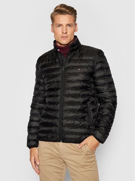 Tommy Hilfiger Kurtka przejściowa Core Circular MW0MW18763 Czarny Regular Fit. Czarne kurtki męskie Tommy Hilfiger, m, bez wzorów, z syntetyku, bez ramiączek, bez kaptura. Za 519.99 zł.