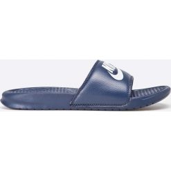 Nike Sportswear - Klapki Benassi. Klapki i japonki męskie Nike Sportswear. Za 89.90 zł.