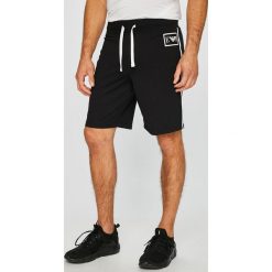 Emporio Armani - Szorty. Szorty męskie marki Emporio Armani. W wyprzedaży za 229.90 zł.