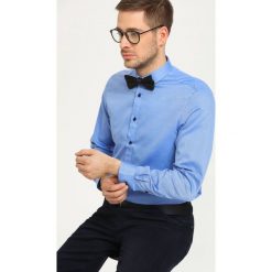 KOSZULA DŁUGI RĘKAW MĘSKA SLIM FIT. Koszule męskie marki TOP SECRET. W wyprzedaży za 39.99 zł.