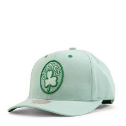 Czapka typu snapback Boston Celtics. Zielone czapki męskie Mitchell & Ness, bez wzorów, sportowe. Za 190.50 zł.