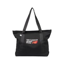 Torba sportowa New Balance LAB51501BK – czarna. Czarne torby na laptopa męskie New Balance, bez wzorów, z materiału. Za 139.99 zł.