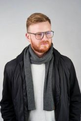 Stylowy szalik męski ciemnoszary brødrene s6 104. Szare szaliki męskie bez wzorów, eleganckie. Za 74.90 zł.