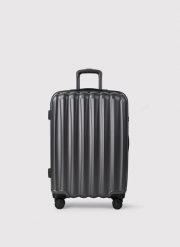 PAKO LORENTE – Średnia ciemnoszara walizka ze żłobieniami. Szare walizki męskie Pako Lorente, bez wzorów, małe. Za 399.99 zł.