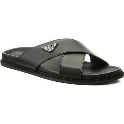 Klapki EMPORIO ARMANI - X4P067 XC061 00002 Black. Czarne klapki i japonki męskie Emporio Armani, bez wzorów, ze skóry. W wyprzedaży za 1,129.00 zł.