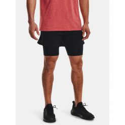 Spodenki męskie Under Armour Peak Woven 2in1. Czarne szorty sportowe męskie Under Armour, bez wzorów, sportowe. W wyprzedaży za 275.00 zł.