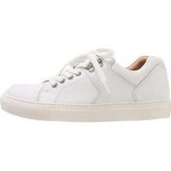 Won Hundred ANDY Sneakersy niskie white. Buty sportowe na co dzień męskie marki Won Hundred. W wyprzedaży za 503.60 zł.