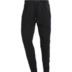 Black Kaviar RENZO Spodnie treningowe black. Spodnie dresowe męskie marki Black Kaviar. W wyprzedaży za 359.10 zł.