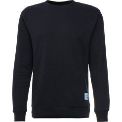 Calvin Klein Jeans MONOGRAM LOGO CREW NECK Bluza blue. Niebieskie bluzy nierozpinane męskie Calvin Klein Jeans, z bawełny. Za 379.00 zł.