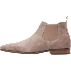 Zign Botki taupe. Buty zimowe męskie marki Zign. W wyprzedaży za 341.10 zł.