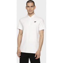 Koszulka polo męska TSM308 - biały. Białe koszulki polo męskie 4f, m, bez wzorów, z materiału, bez kołnierzyka, bez ramiączek. Za 79.99 zł.