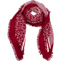 Chusta CALVIN KLEIN - Printed Ck Scarf K60K604704 628. Czerwone szaliki męskie Calvin Klein, z materiału. Za 229.00 zł.
