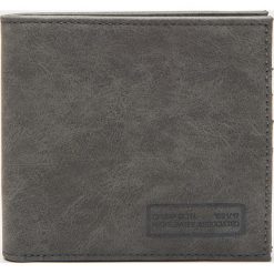 Portfel z eco skóry - Szary. Paski męskie Cropp. Za 39.99 zł.