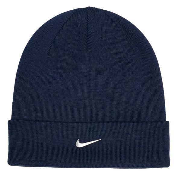 Czapka zimowe Nike Peak Metal Swoosh. Niebieskie czapki męskie Nike, na zimę, bez wzorów, sportowe. Za 140.89 zł.