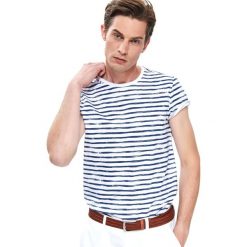T-SHIRT W PASY Z NADRUKIEM. T-shirty męskie TOP SECRET. Za 49.99 zł.
