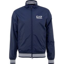 EA7 Emporio Armani Kurtka wiosenna navy blue. Niebieskie kurtki męskie EA7 Emporio Armani, z materiału. Za 759.00 zł.