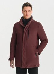 PAKO LORENTE – Bordowa kurtka puchowa. Czerwone kurtki męskie Pako Lorente, bez wzorów, z elastanu, bez ramiączek, bez kaptura. Za 799.99 zł.