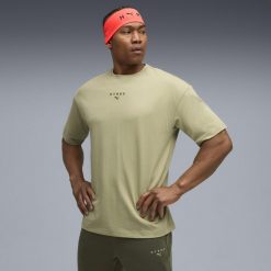 Męska koszulka PUMA x HYROX Lifestyle PUMA Lux Army Green. Zielone buty sportowe na co dzień męskie Puma, m, bez wzorów, sportowe, bez ramiączek, bez kaptura, na fitness i siłownię. Za 179.00 zł.