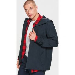Lekka kurtka z kapturem - Granatowy. Kurtki męskie marki Cropp. Za 119.99 zł.