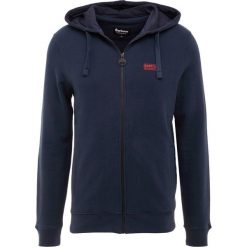 Barbour International™ ESSENTIAL HOODY Bluza rozpinana navy. Niebieskie bluzy rozpinane męskie Barbour International™, z bawełny. Za 539.00 zł.