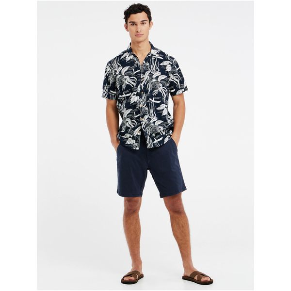 Męska koszula Protest PRTUNDAE. Czarne koszule męskie Protest, m, bez wzorów, bez kołnierzyka, bez ramiączek. W wyprzedaży za 119.99 zł.