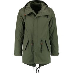 Levi's® FISHTAIL Parka olive night. Parki męskie marki Levi's. W wyprzedaży za 546.75 zł.