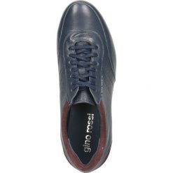 Półbuty JIM. Czerwone eleganckie półbuty męskie Gino Rossi, ze skóry, eleganckie, bez obcasa, bez zapięcia. W wyprzedaży za 249.90 zł.
