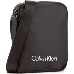 Saszetka CALVIN KLEIN - Blithe Mini Reporter K50K503448 001. Saszetki męskie Calvin Klein. W wyprzedaży za 219.00 zł.