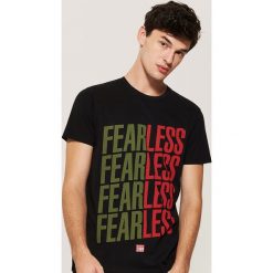 T-shirt z nadrukiem - Czarny. Czarne t-shirty męskie House, z nadrukiem. Za 39.99 zł.