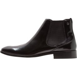 Base London CHESHIRE Botki black. Buty zimowe męskie marki Base London. W wyprzedaży za 344.25 zł.