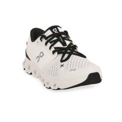 Buty do biegania męskie On Cloud X 4. Białe buty do biegania męskie On Running, bez wzorów, z gumy, bez zapięcia, do biegania. Za 1,047.00 zł.