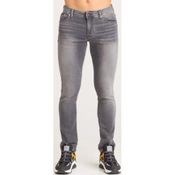 JEANSY SKINNY FIT Armani Exchange. Szare jeansy męskie Armani Exchange, z aplikacjami, z bawełny. Za 469.00 zł.