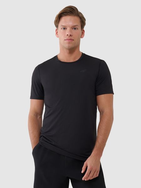 4F Koszulka treningowa regular szybkoschnąca męska - czarna XXL. Czarne t-shirty męskie 4f, m, bez wzorów, z dzianiny, klasyczne, bez ramiączek. W wyprzedaży za 79.99 zł.