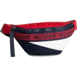 Saszetka nerka TOMMY HILFIGER - Color Mix Crossbody AM0AM04756 901. Niebieskie saszetki męskie Tommy Hilfiger, bez wzorów, z materiału. Za 299.00 zł.
