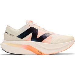 Buty męskie New Balance FuelCell SC Elite V4 MRCELCW4 – beżowe. Brązowe buty do biegania męskie New Balance, bez wzorów, z gumy, bez zapięcia, do biegania. Za 869.99 zł.