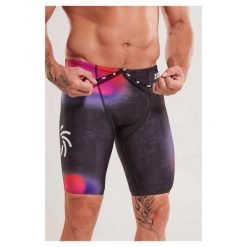 Spodenki treningowe do kolan Zerod Vortex Nebula. Czarne szorty sportowe męskie ZEROD, bez wzorów, sportowe. Za 215.00 zł.