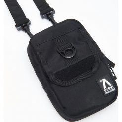 Saszetka na regulowanym pasku - Czarny. Torby męskie na ramię marki Cropp. W wyprzedaży za 39.99 zł.