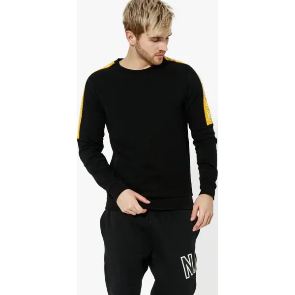 Confront Bluza Hornet , czarny, rozmiar S. Czarne bluzy nierozpinane męskie Confront, m, bez wzorów, z bawełny, klasyczne, bez ramiączek, bez kaptura. W wyprzedaży za 59.99 zł.